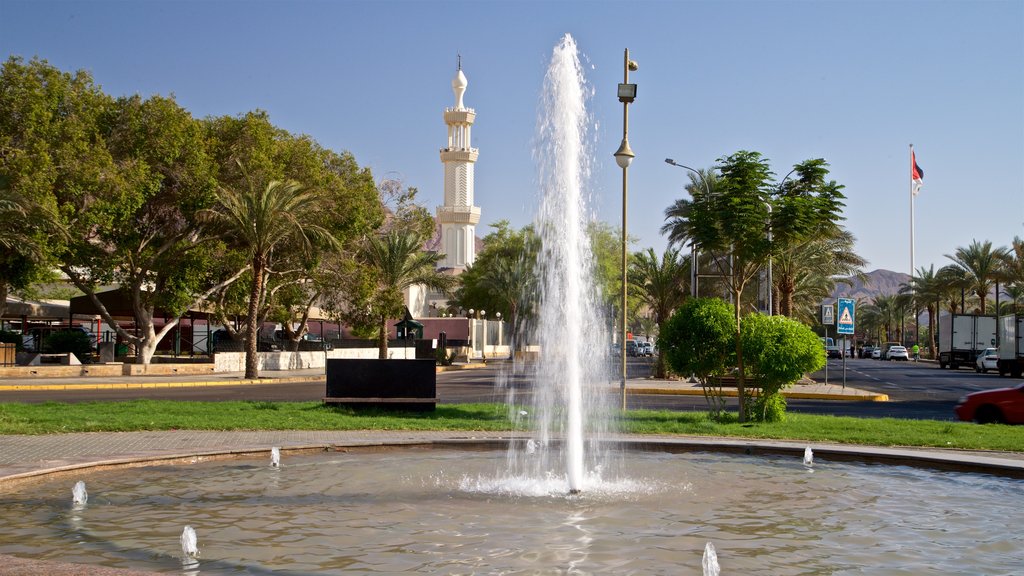 Aqaba showing a fountain and heritage elements