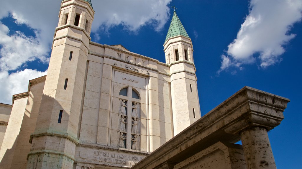 Basílica de Santa Rita que incluye arquitectura patrimonial