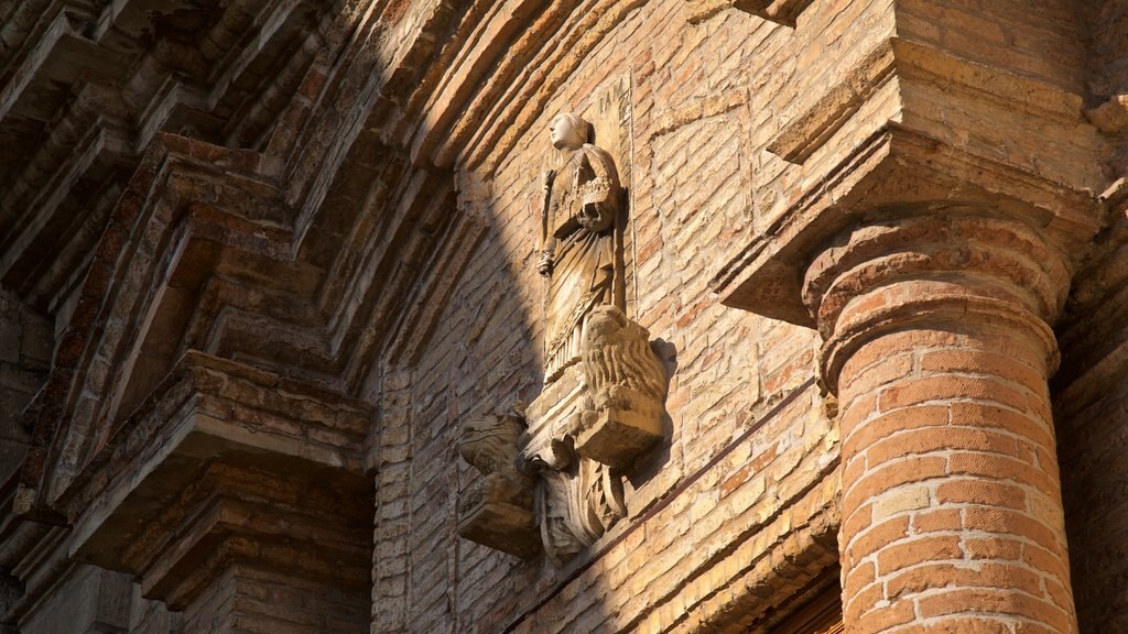 Catedral de Santa Maria Assunta mostrando elementos de patrimônio