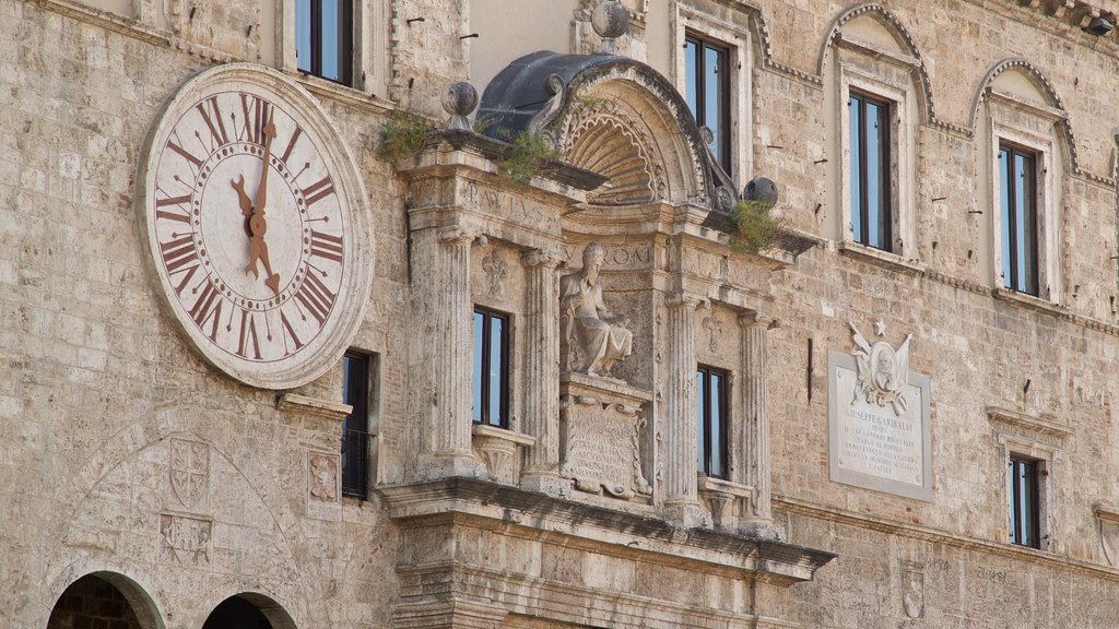 Piazza del Popolo caracterizando elementos de patrimônio