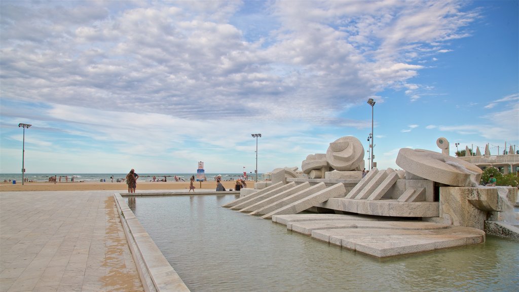 Pescara que incluye arte al aire libre, un estanque y vista general a la costa