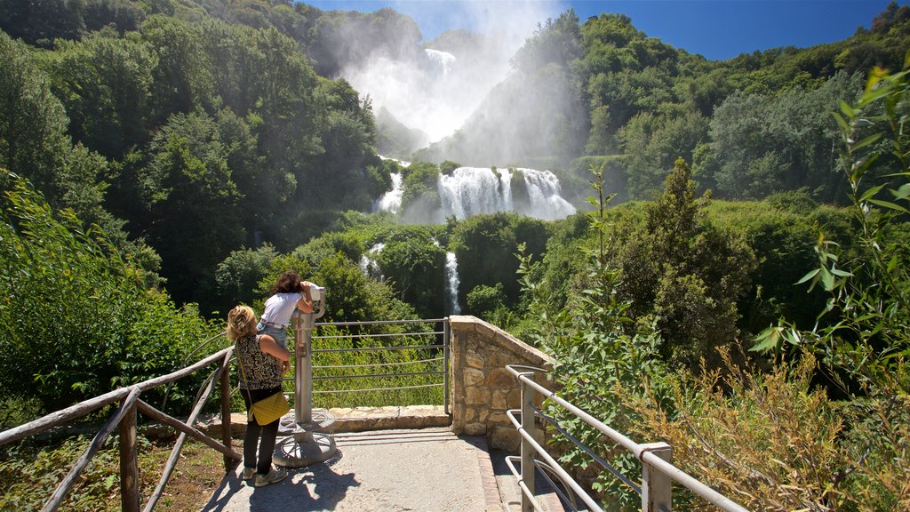 Cascata delle Marmore featuring landscape views, views and a cascade