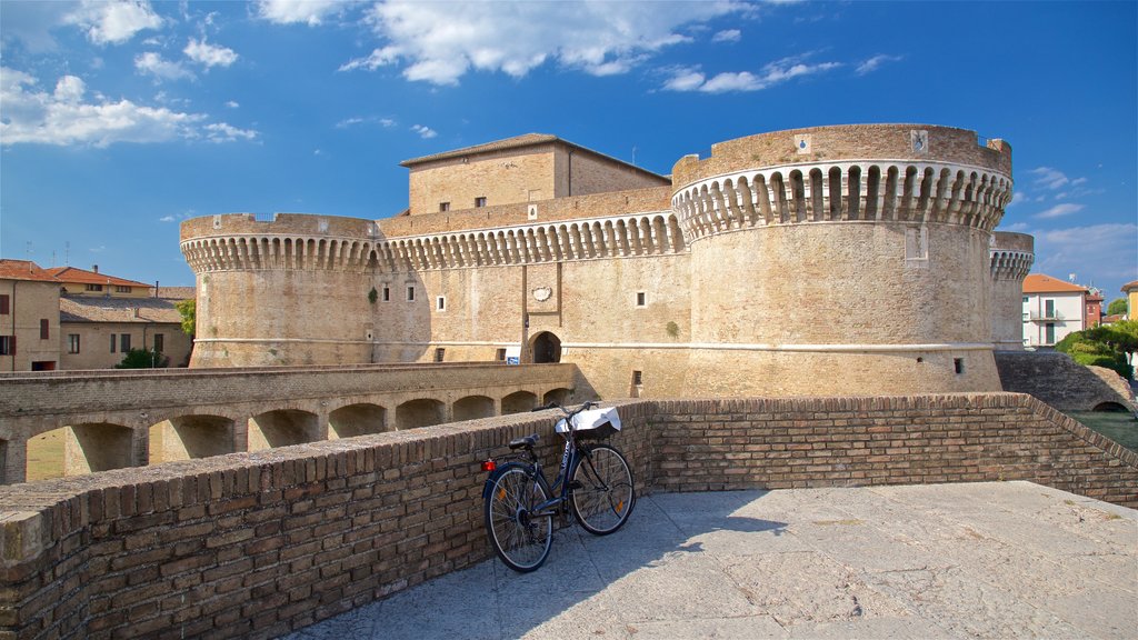 Rocca Roveresca di Senigallia showing a castle, a bridge and heritage architecture