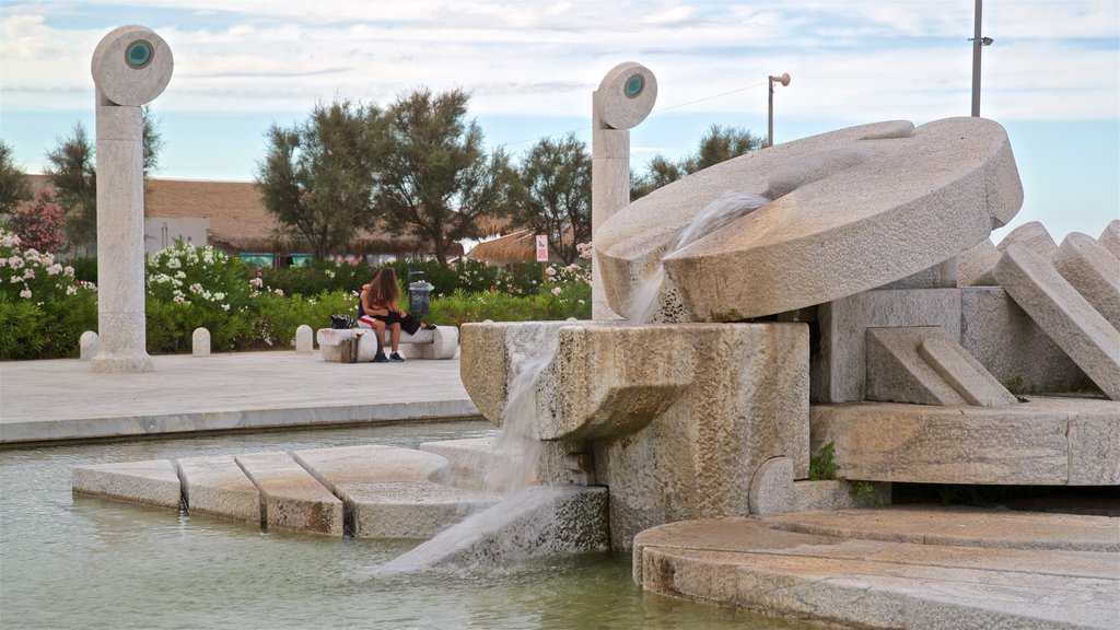 Pescara showing a fountain