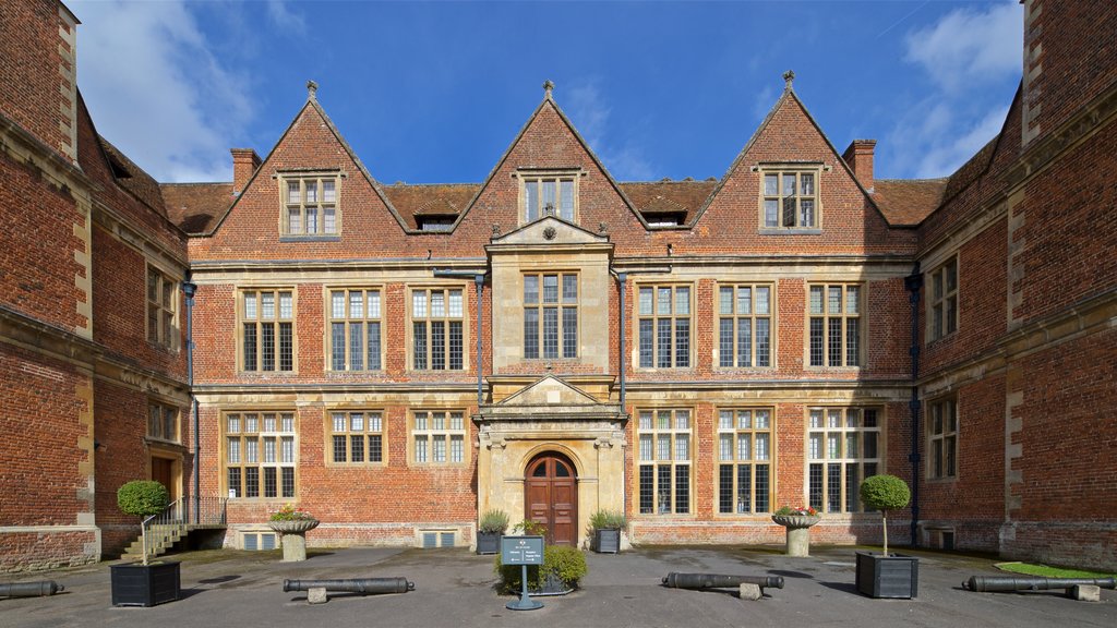 Shaw House showing heritage elements