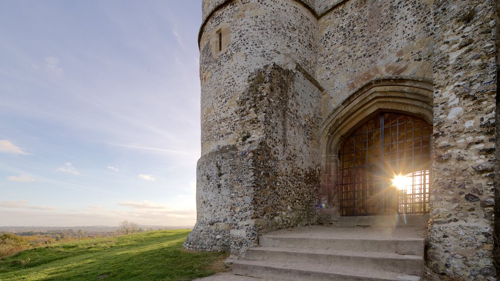 Donnington Castle showing landscape views, a sunset and a ruin