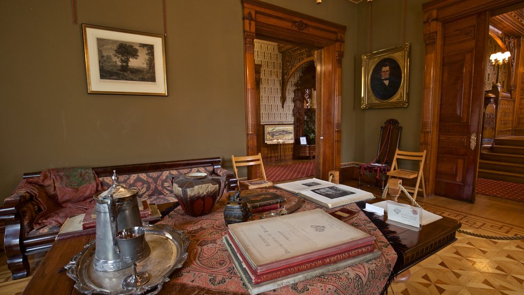 Conrad Caldwell House bevat een huis, interieur en historisch erfgoed