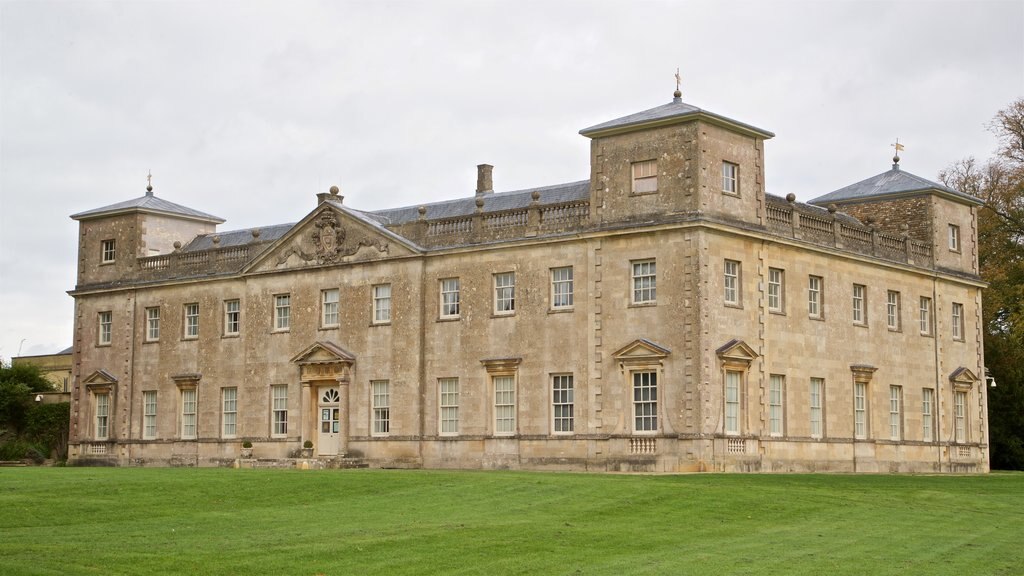 Lydiard Tregoze que incluye arquitectura patrimonial y una casa