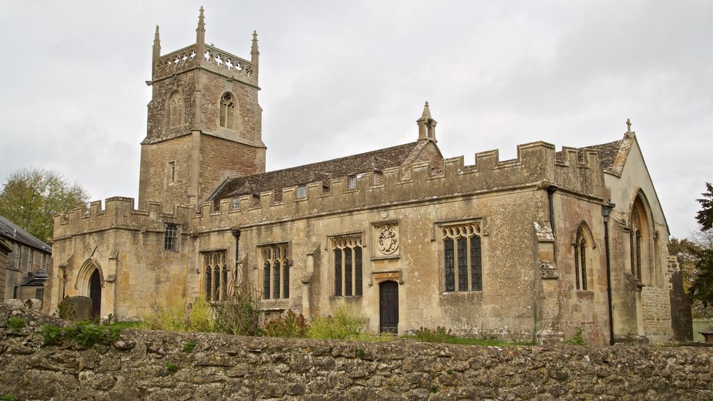 Lydiard Tregoze que inclui arquitetura de patrimônio e uma igreja ou catedral