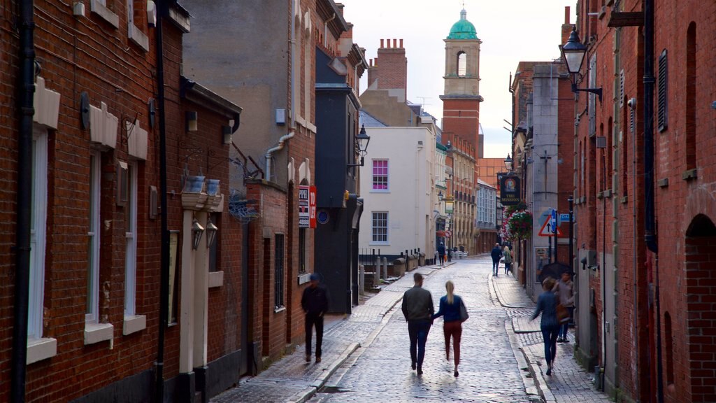 Hull mit einem Straßenszenen sowie Paar