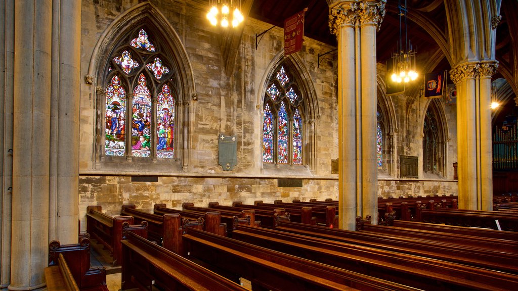 Doncaster Minster mostrando vistas internas, uma igreja ou catedral e elementos de patrimônio