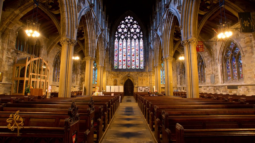 Doncaster Minster mostrando uma igreja ou catedral, elementos de patrimônio e vistas internas