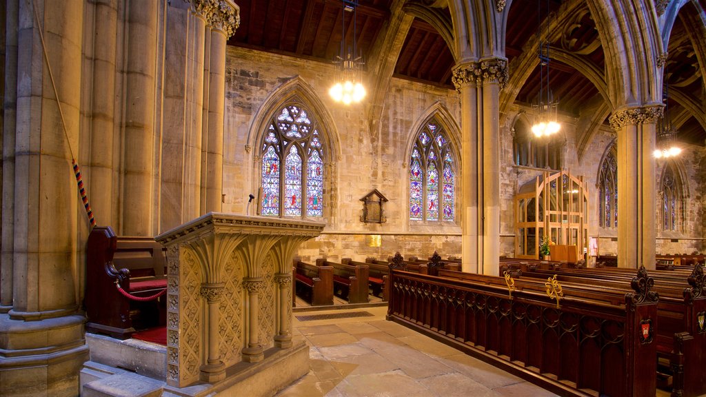 Doncaster Minster which includes a church or cathedral, heritage elements and interior views