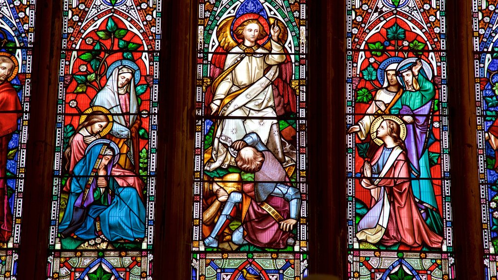 Doncaster Minster showing art, religious elements and a church or cathedral