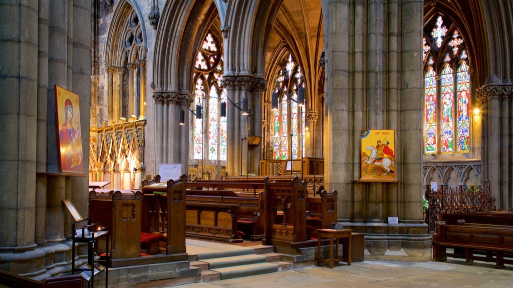 Doncaster Minster showing heritage elements, interior views and a church or cathedral