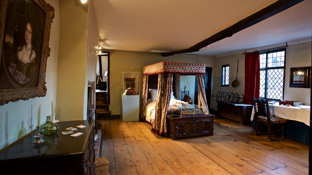 Strangers Hall Garden showing a house, heritage elements and interior views