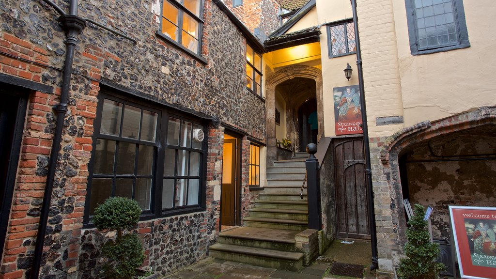 Strangers Hall Garden showing heritage elements