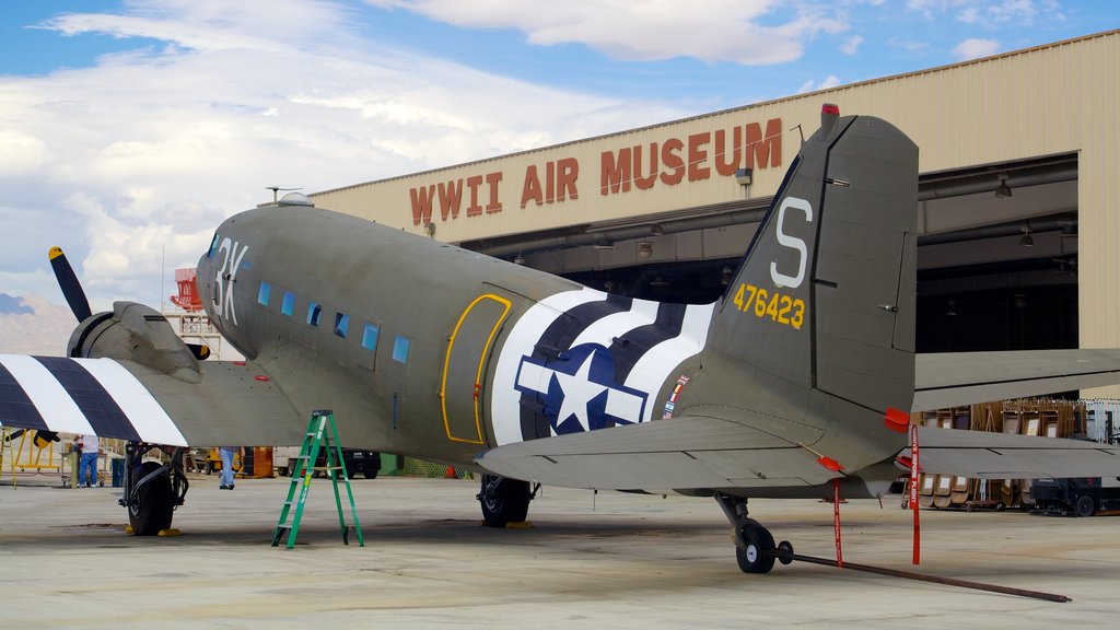 Museo Aeronáutico de Palm Springs mostrando aeronave