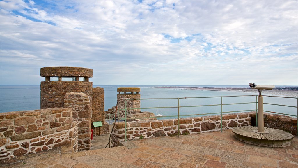 Mont Orgueil Castle showing general coastal views, views and landscape views