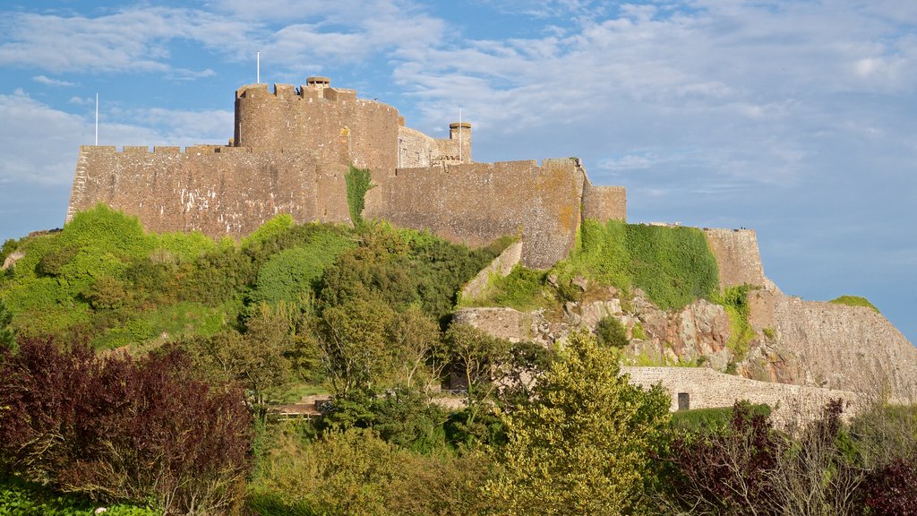 Mont Orgueil Castle featuring château or palace