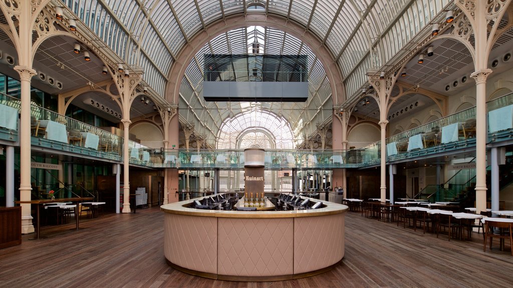 Royal Opera House showing interior views, heritage elements and a bar