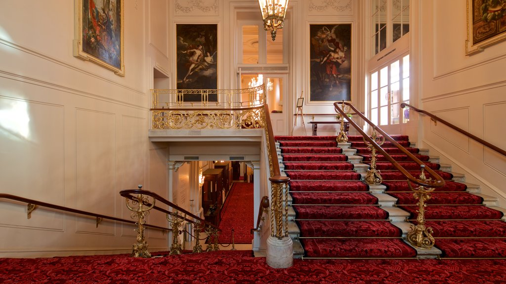 Royal Opera House showing art, interior views and heritage elements