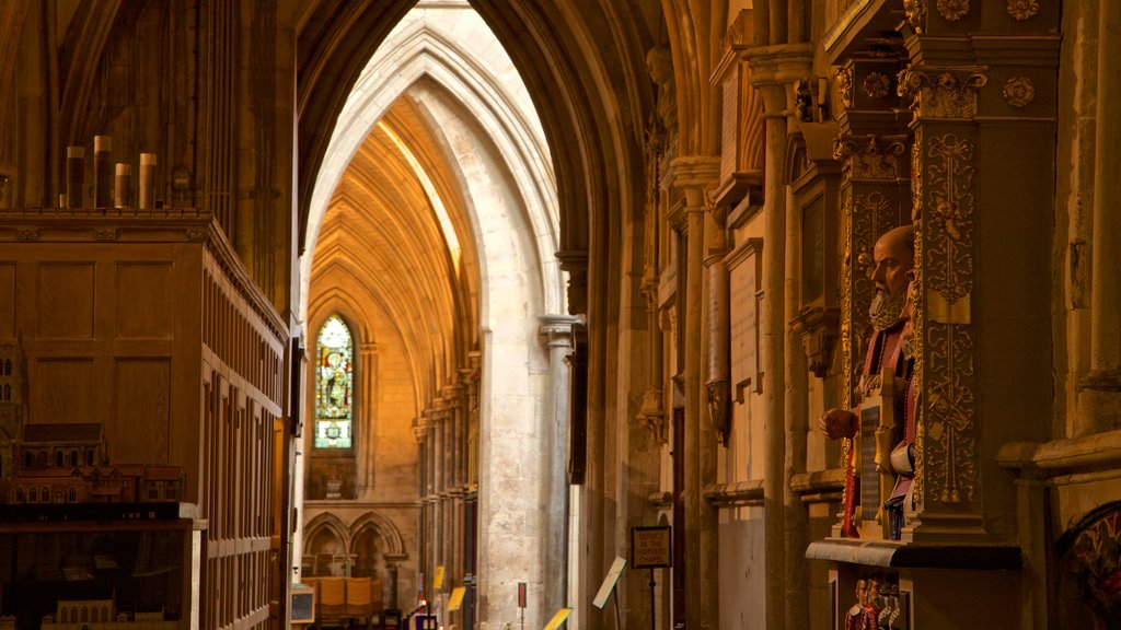 Southwark Cathedral showing a church or cathedral, heritage elements and interior views