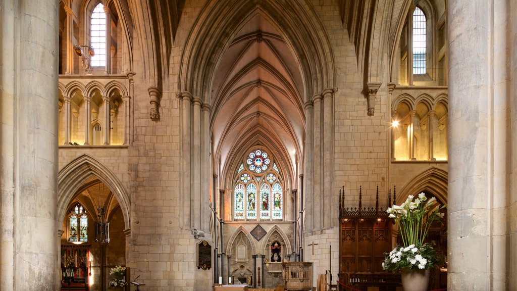 Southwark Cathedral which includes a church or cathedral, interior views and heritage elements