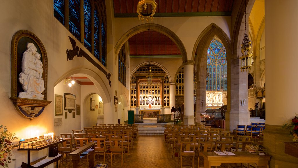 Chelsea showing a church or cathedral, interior views and heritage elements