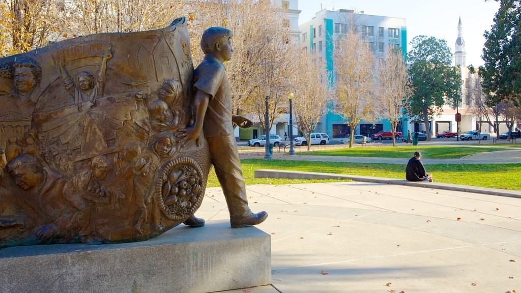 Cesar Chavez Park showing a city, art and a park