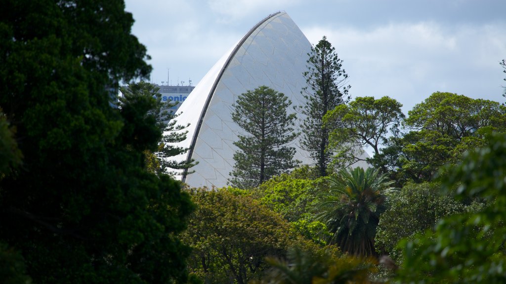 Royal Botanic Gardens which includes modern architecture and a garden