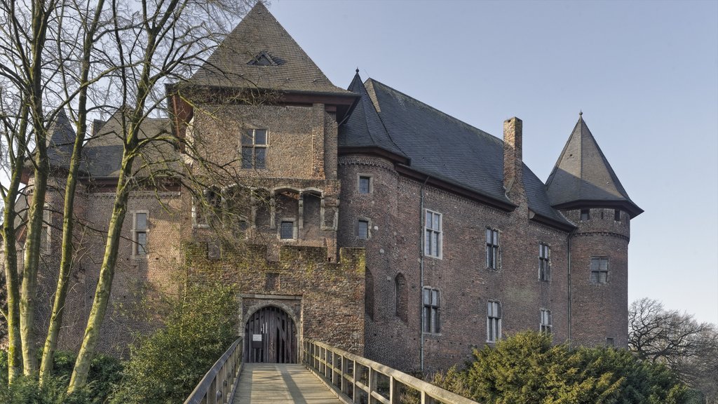 Krefeld mostrando arquitetura de patrimônio e um castelo