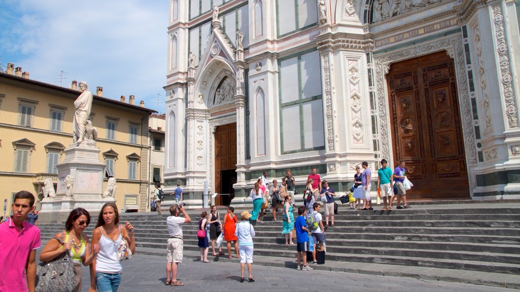 Basilica of Santa Croce showing heritage architecture, religious aspects and a city