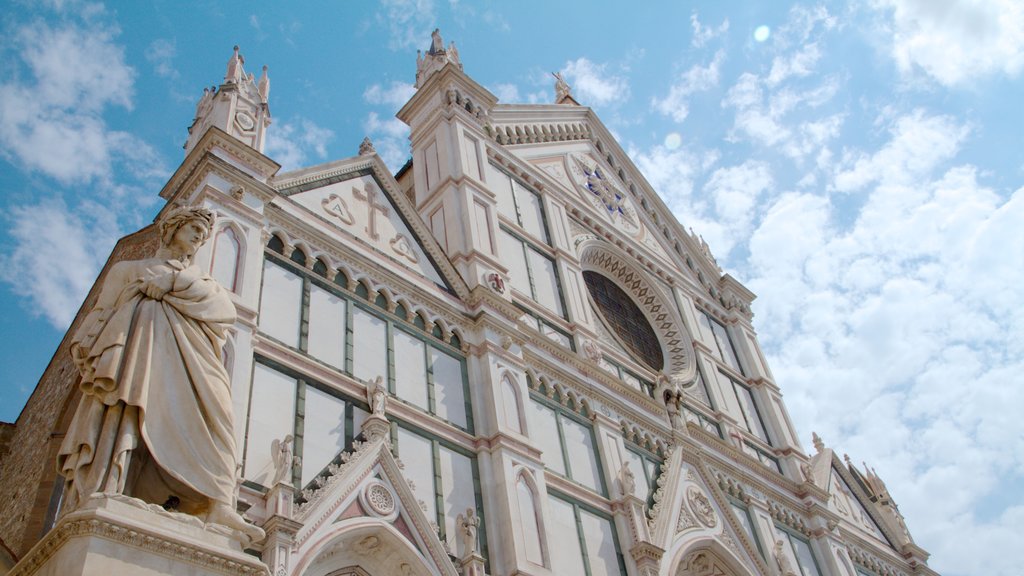 Basilica of Santa Croce featuring religious aspects, a church or cathedral and heritage architecture