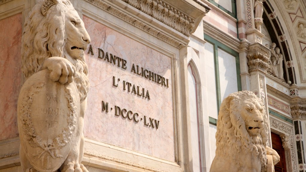 Basilica di Santa Croce que inclui arquitetura de patrimônio, sinalização e uma igreja ou catedral