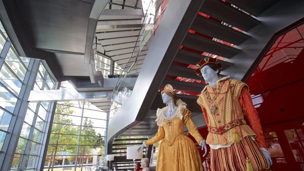 Centro de Artes Escénicas ATT mostrando elementos del patrimonio y vistas interiores