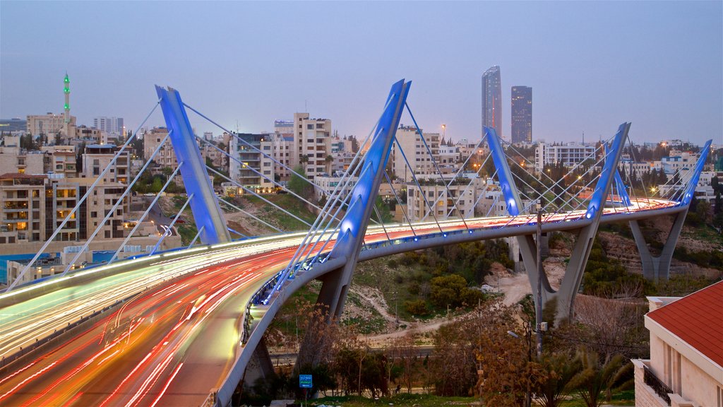 Ponte Abdoun mostrando paisagem e uma ponte