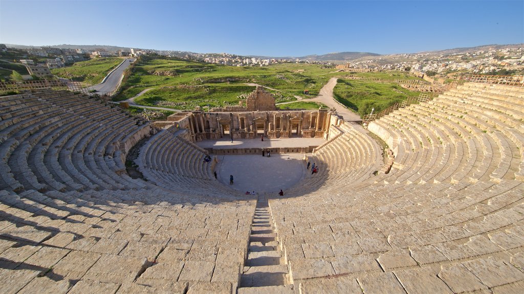 South Theater showing theater scenes, heritage architecture and landscape views