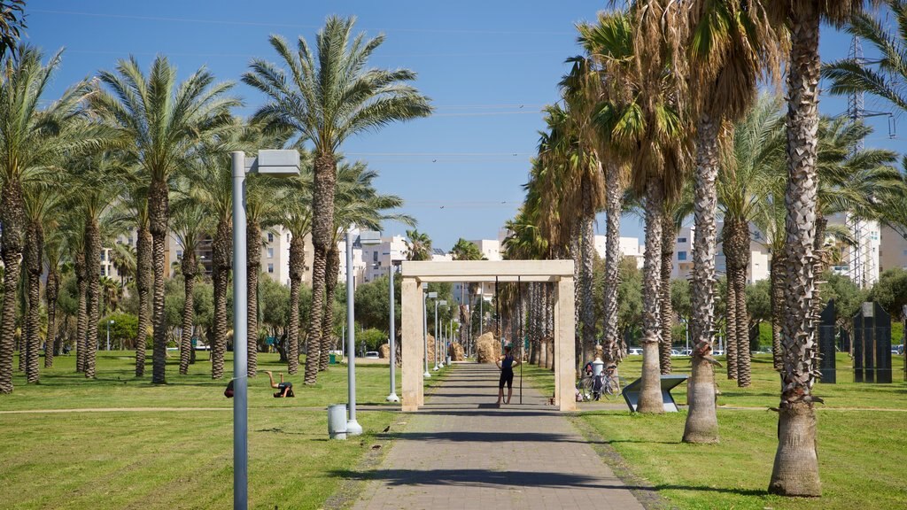 Yarkon Park which includes a garden