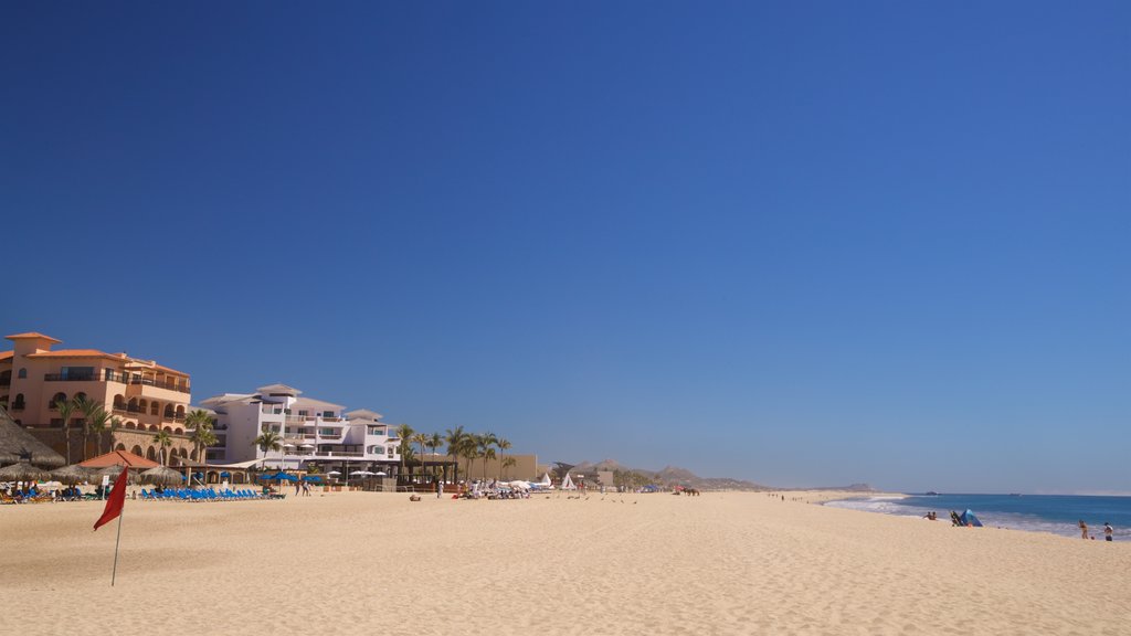 Playa Hotelera ofreciendo vista general a la costa, una ciudad costera y una playa de arena