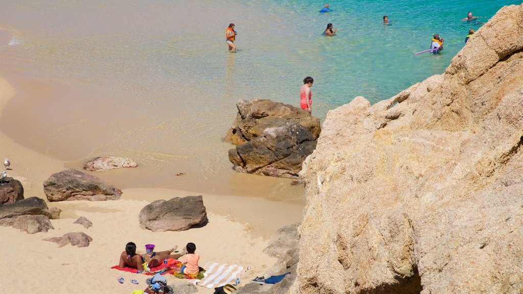 Chileno Strand som viser udsigt over kystområde, en strand og svømning