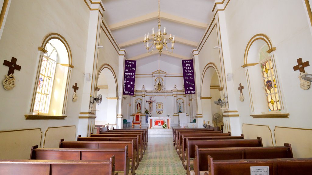 La Misión San José que incluye una iglesia o catedral y vistas interiores