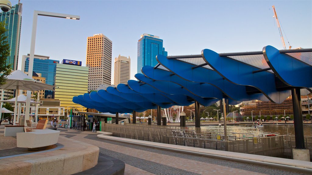 Elizabeth Quay showing a city