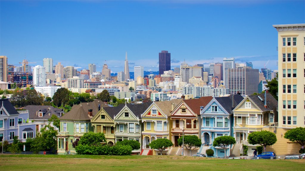 Painted Ladies mostrando uma cidade, uma casa e paisagem