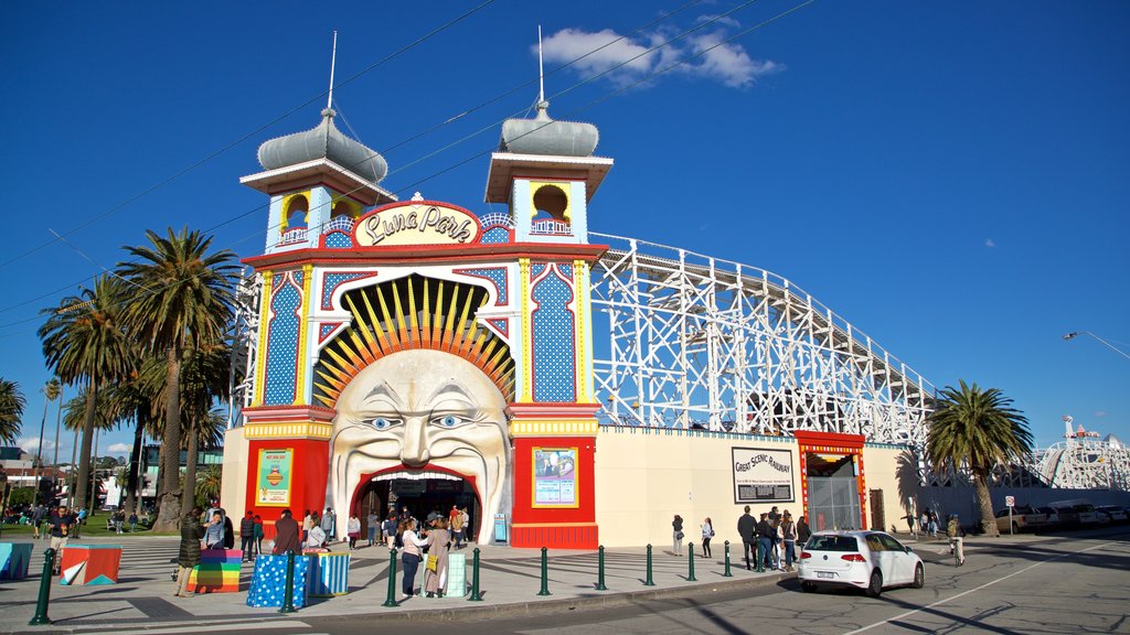 Luna Park showing rides