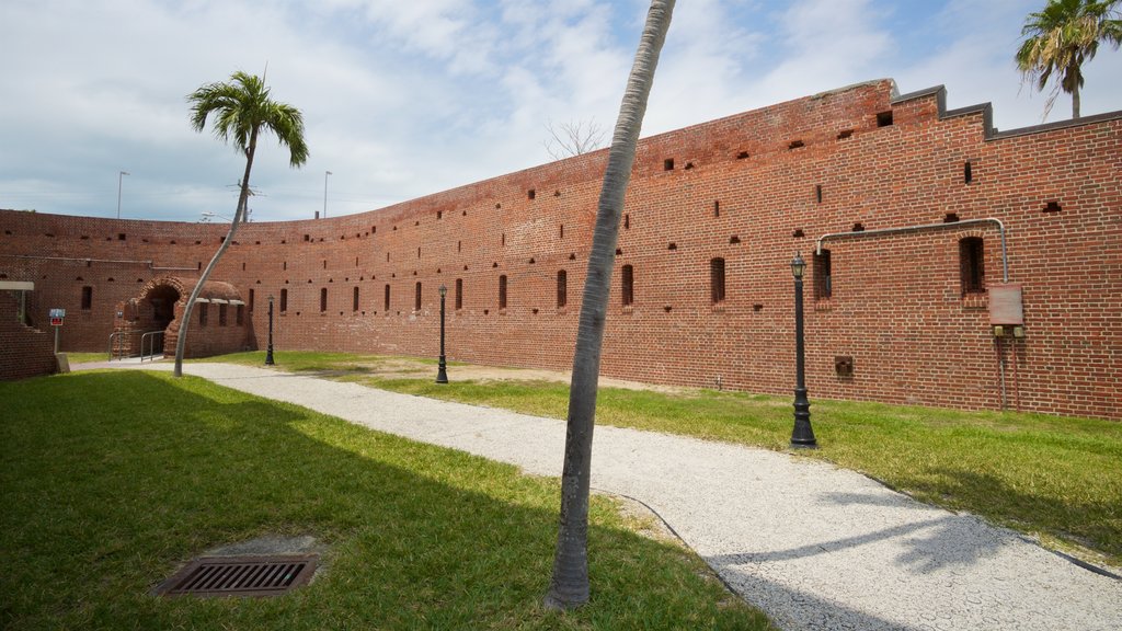 Fort East Martello Museum and Gallery showing heritage elements