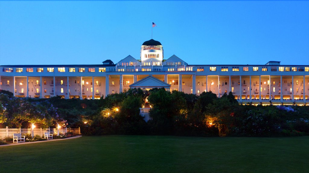 Mackinac Island which includes heritage architecture