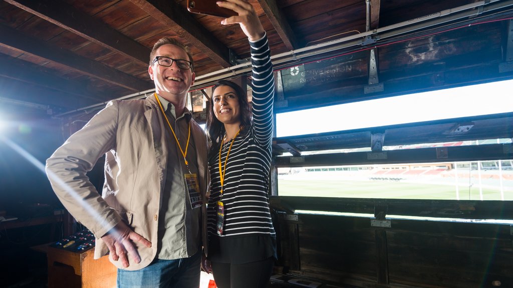 Estadio Adelaide Oval y también una pareja