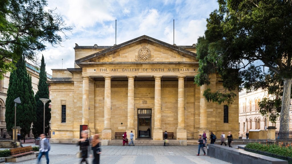 Art Gallery of South Australia que incluye patrimonio de arquitectura y un parque o plaza