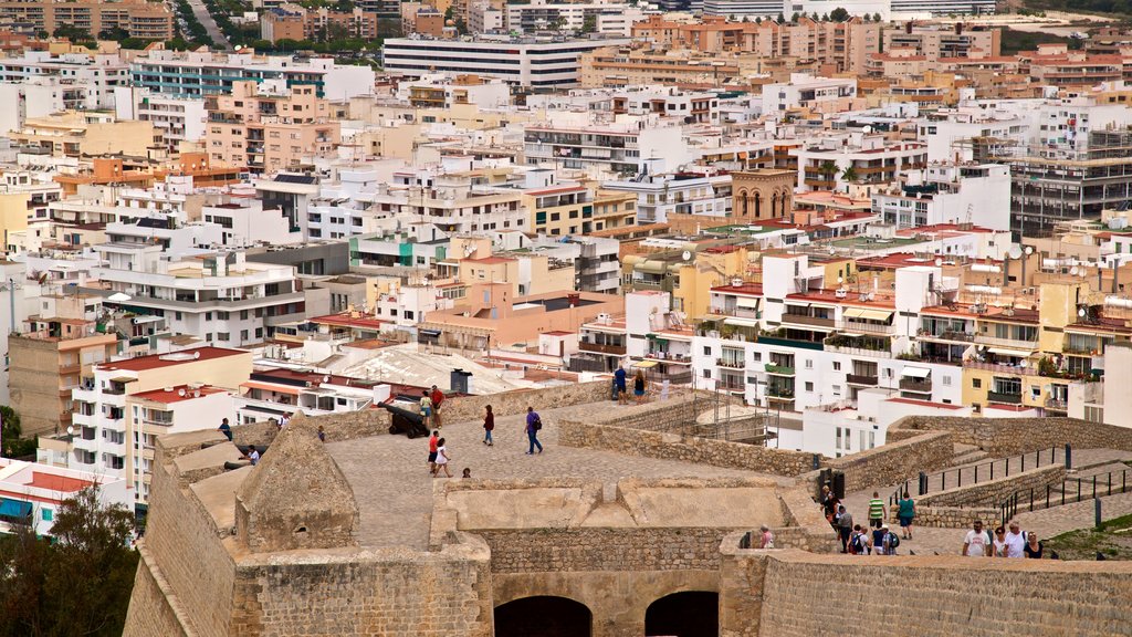 Baluard de Sant Jaume que inclui uma cidade